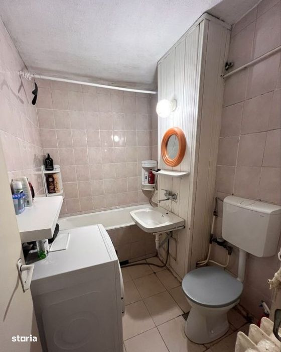 Apartament 3 camere decomandat, 2 bai, 75 mp, 2 parcari, zona Garii