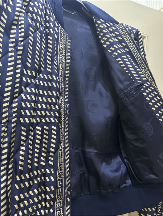 Продам куртку Версаче оригинал