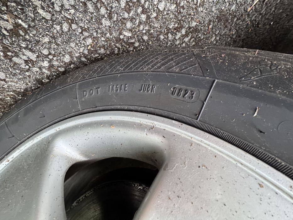 Продавам 15” лети джанти с гуми за VW
