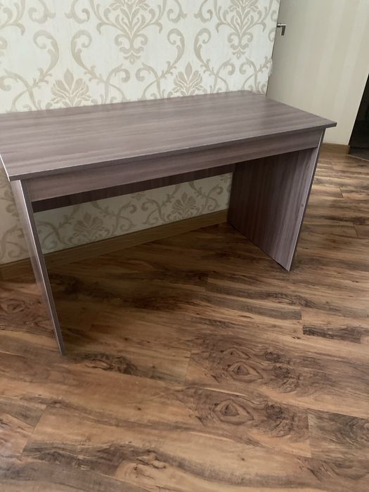 Стол письменный(парта)