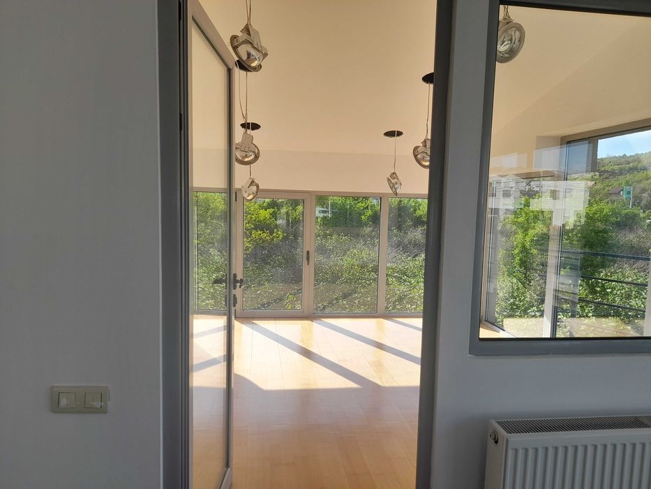 Curățenie generală apartamente, case, birouri, spații comerciale .