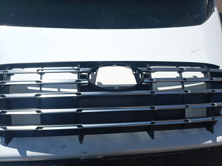 Продам решотку бампера Сонатта