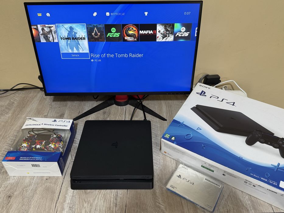 Playstation 4 Slim 1TB Goldhen