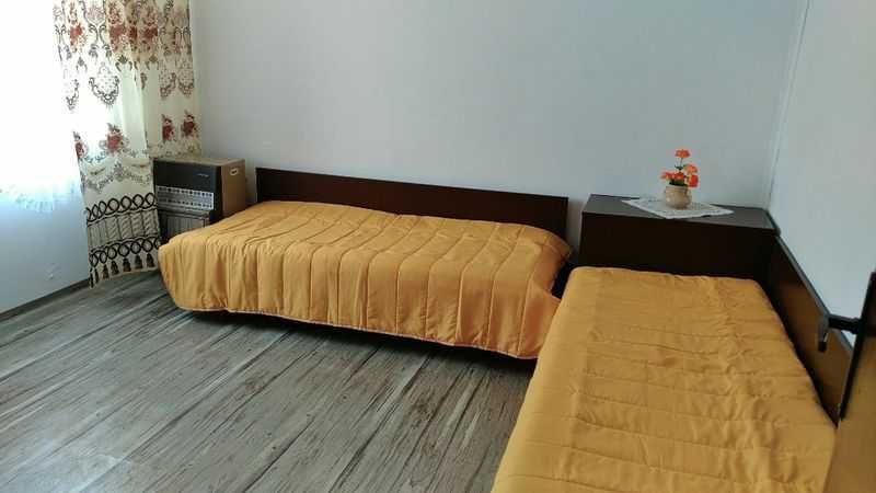 Дава се под наем Двустаен апартамент в Бургас, Славейков - 65 кв.м за 135 € - Снимка #1