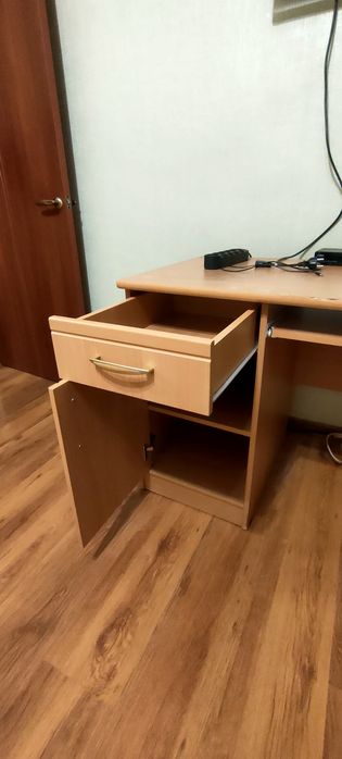 Компьютерный стол, б/у, самовывоз