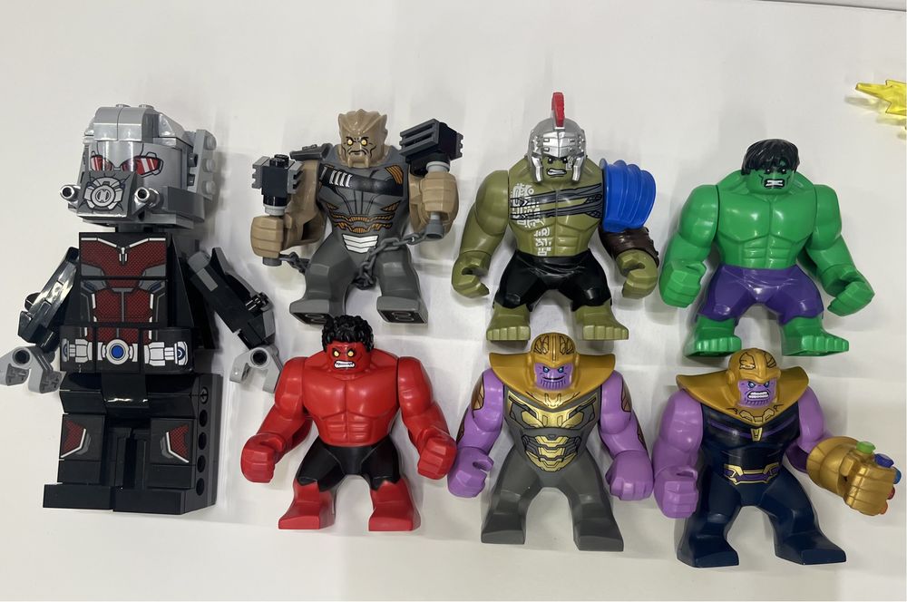 Продаю лего фигурки марвел