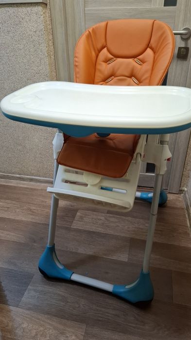 Детский стульчик Chicco.