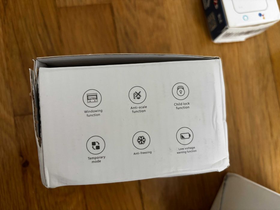 Термоглави за радиатор - Zigbee - 5 глави и 1 порт всичко е като ново
