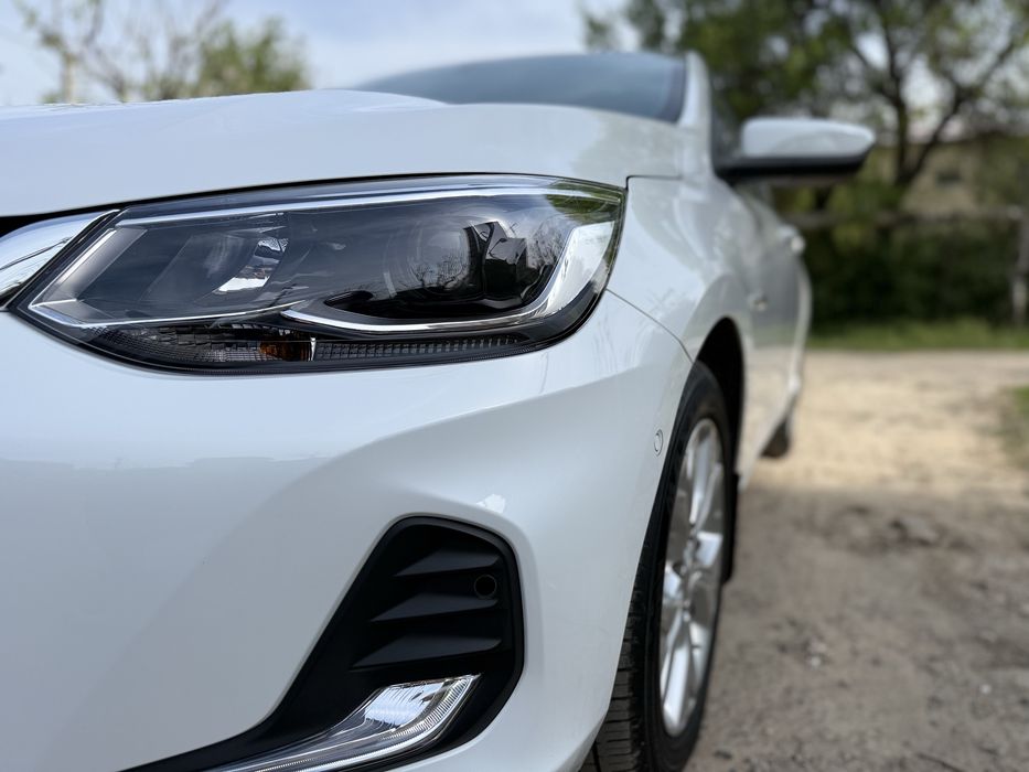 Продаю Onix premier 2