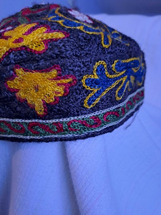 Chipiu basca sapca uzbeca brodata manual veche Pitesti • OLX.ro