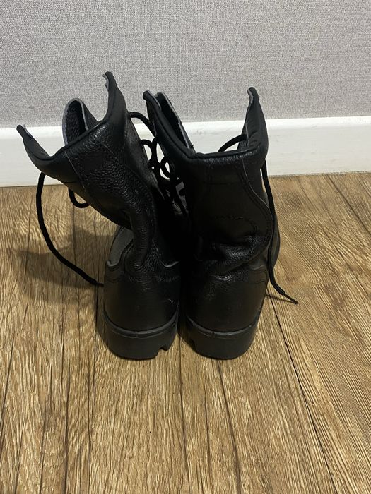 Продаются берцы.