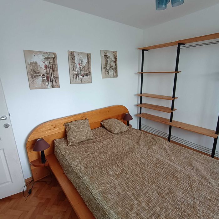 inchiriez apartament 3 camere langa Iulius mol