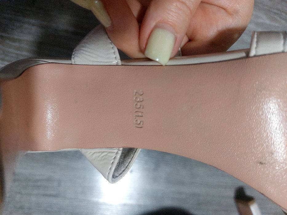 Продам босоножки Тамидо