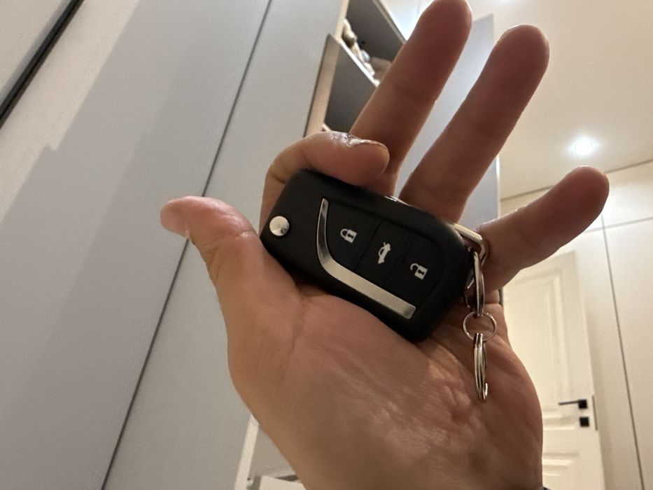 Ключ Toyota corolla оригинал