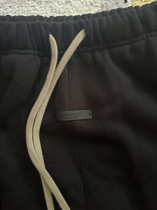 Pantaloni Essentials