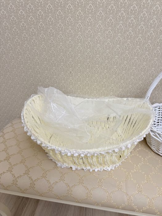 Продам корзину для оформления подарка