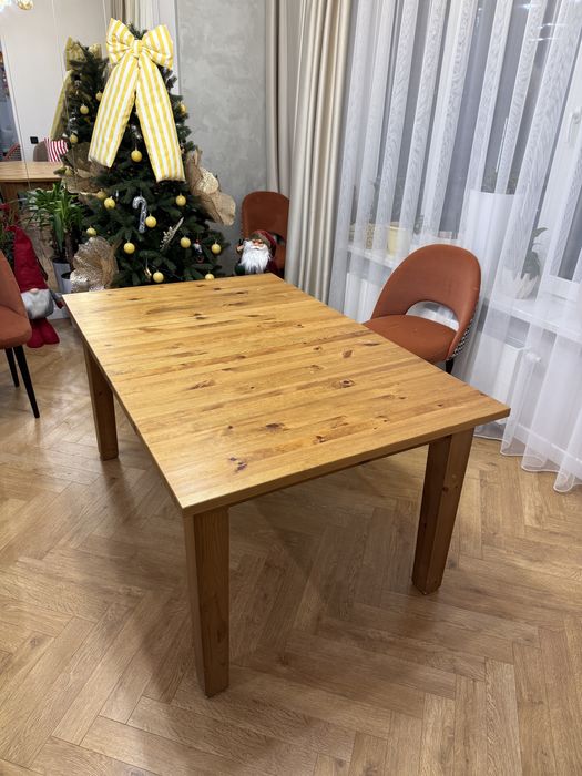 Продается стол