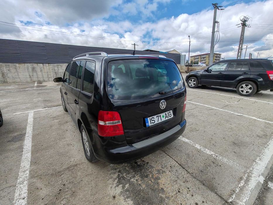 Vând Touran 2006  2.0 TDI 140 cp