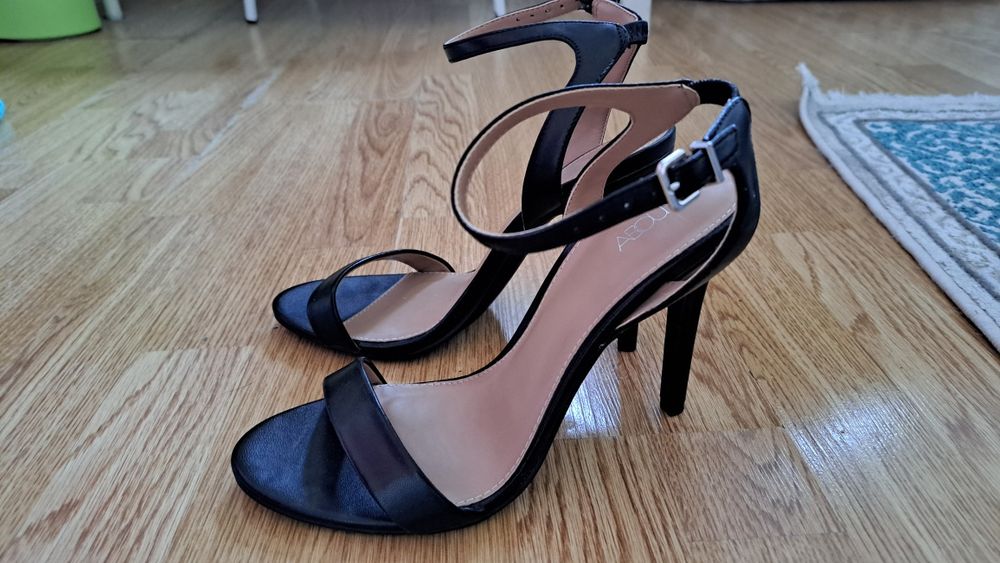 Новые 39 размер босоножки