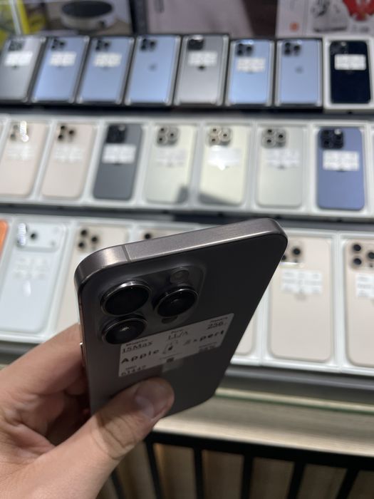 iPhone 15 pro Max LL/A e-sim