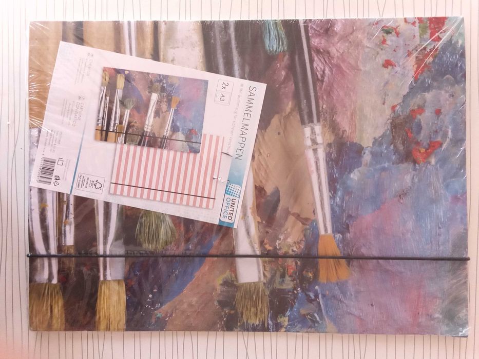 Папки с джобове картон