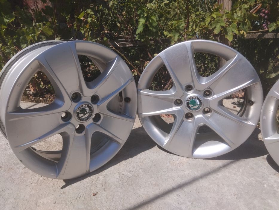 Vând Jante de aliaj originale Skoda Octavia 2! 16"