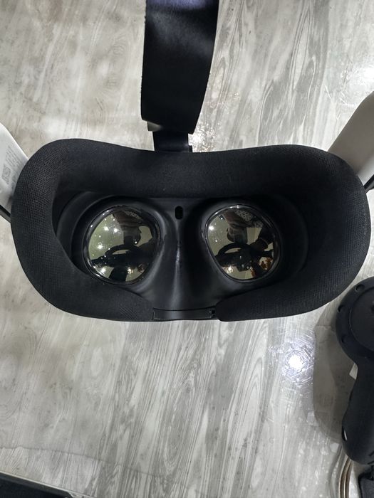 Продам очки виртуальной реальности quest 3