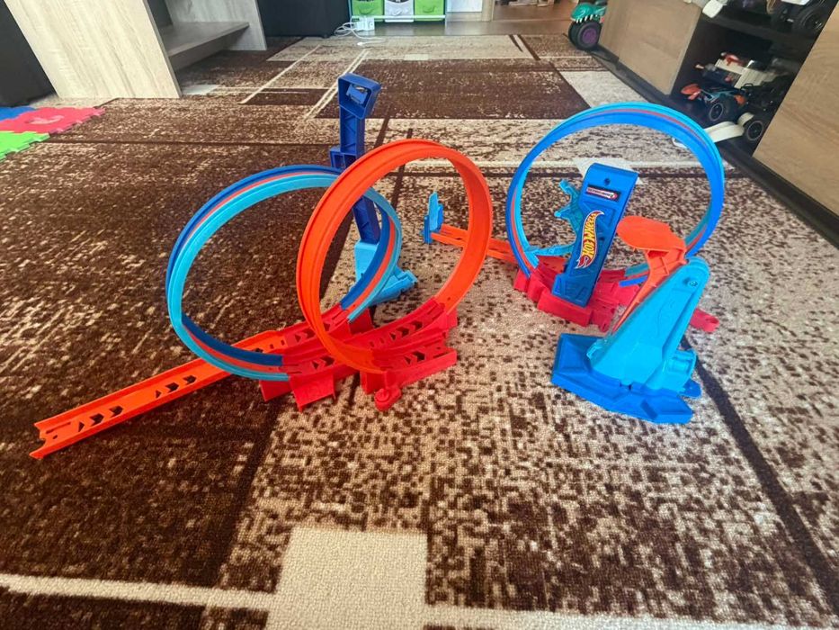 Комплект за игра с количка, Hot Wheels, Stunt Tracks, Corkscrew Jump Champion