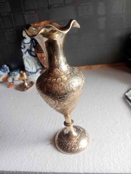 Vază vintage din bronz