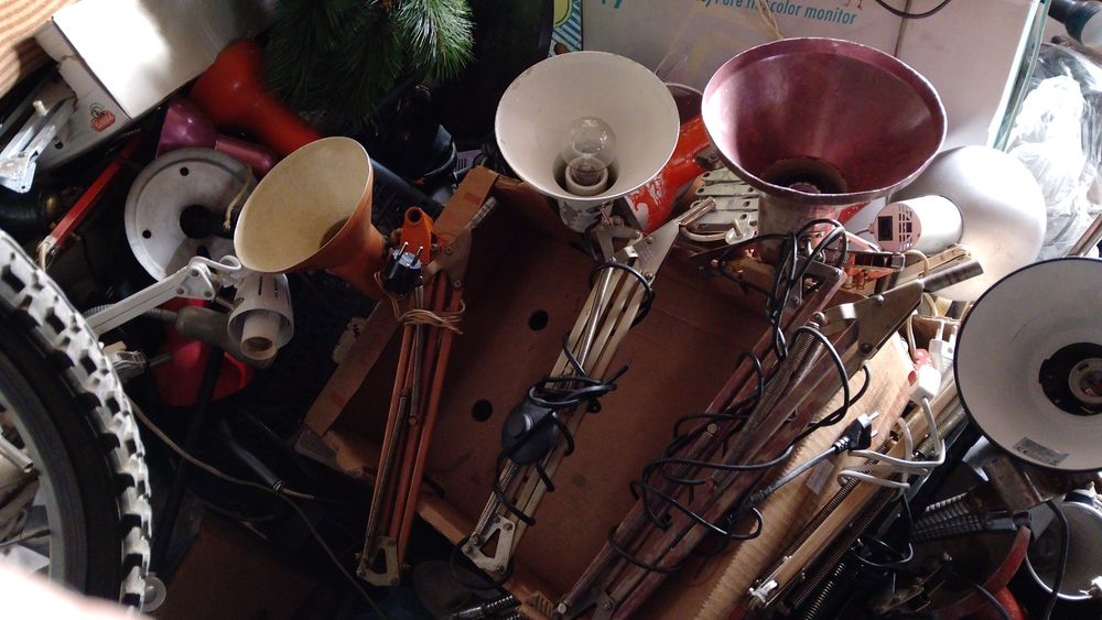 настолна лампа,раздвижено рамо