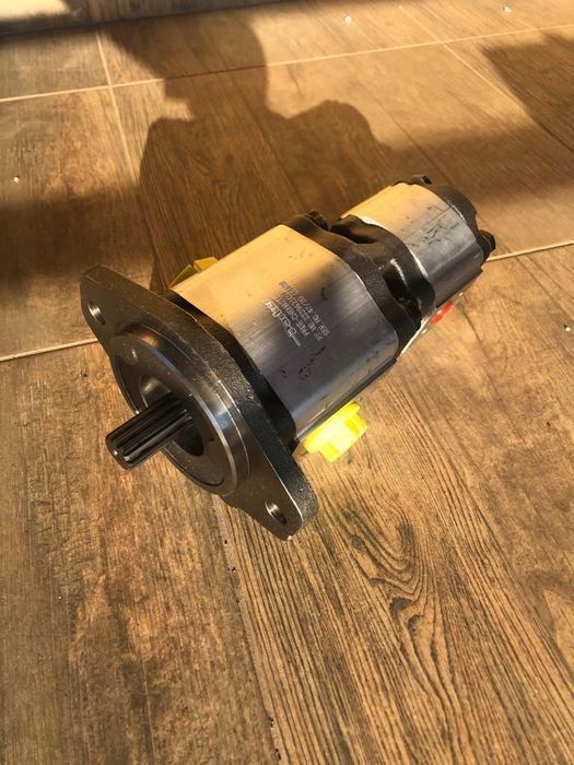 pompa hidraulica incarcator frontal komatsu wa80-6