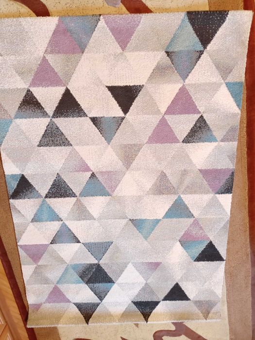 Covor Rya cu motive geometrice