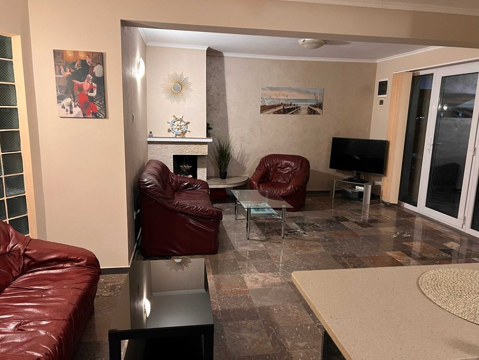 Cazare Vila Azurului Costinesti 5 Camere, Locatie Excelenta la doar 60m de Plaja.