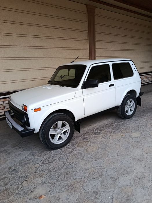 Niva 2020 Kraskasi tozza Benzinda 13000$ kami bor kelishamiz