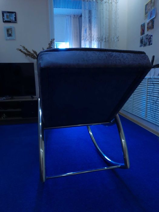 Кресло качалка, почти новая