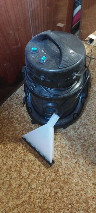 Прахосмукачка за мокро и сухо почистване Rovus