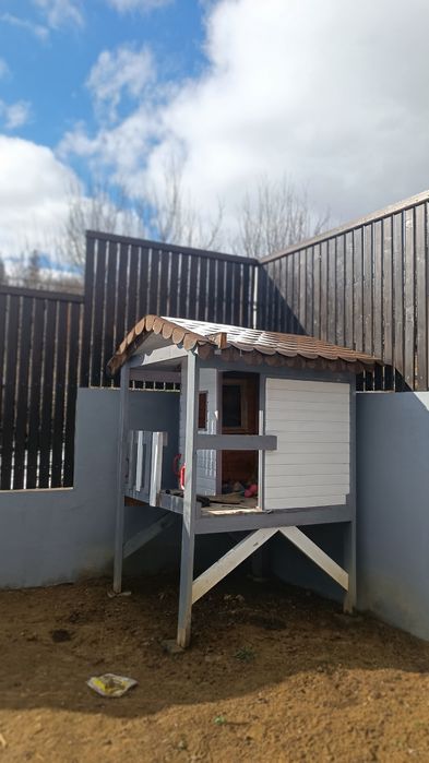 Căsuță -loc de joacă