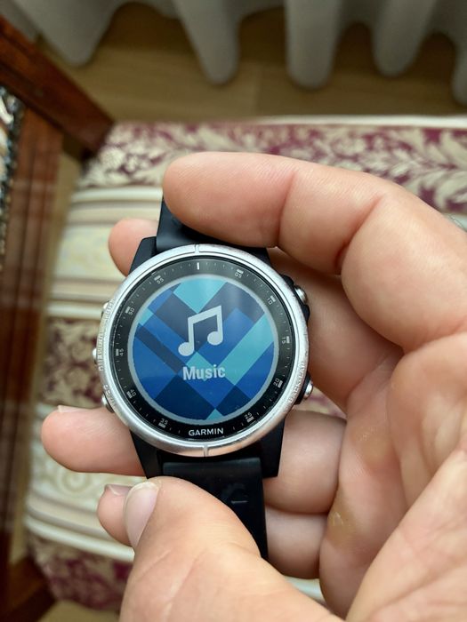 Vand Garmin Fenix 5s Plus cu GPS / harti / muzica