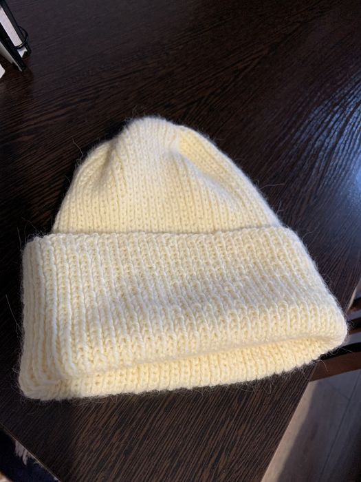 Вязаная шапка новая ручной работы