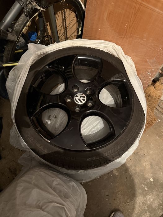 Jante golf gti 5x112  nokian  wr snowproof 225 40 18