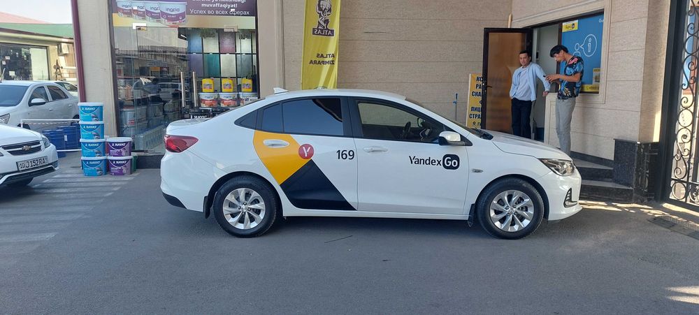 Yandex Fasten Brending Nakleyka  lyboy avto reklama ruxsatnoma