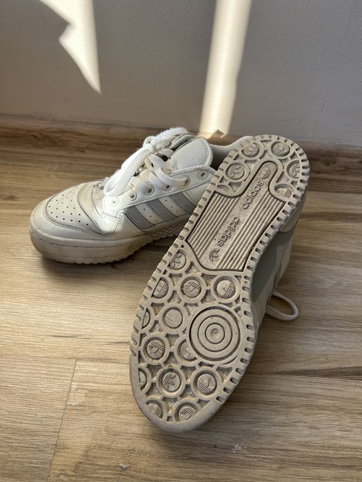 Adidas  38 номер