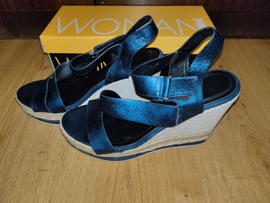 Летни обувки на платформа