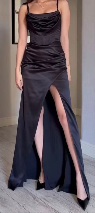 Продается платья размер S-M