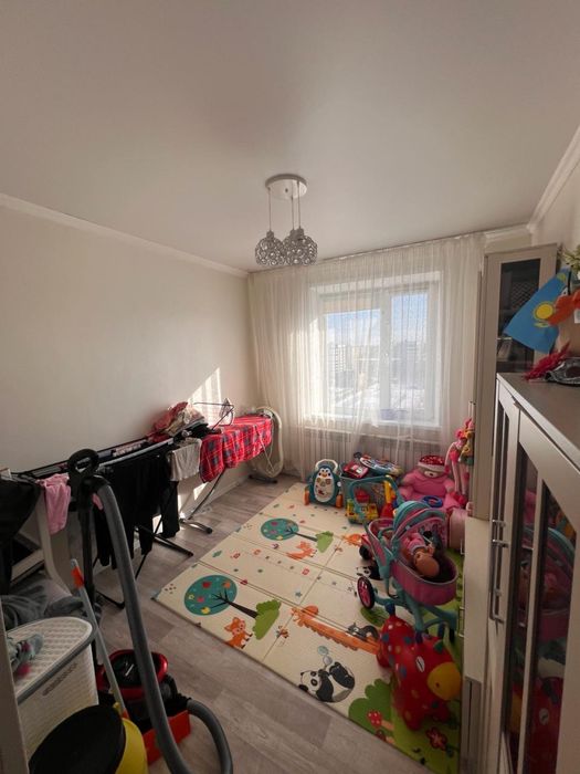 Продам 4-комнатную квартиру