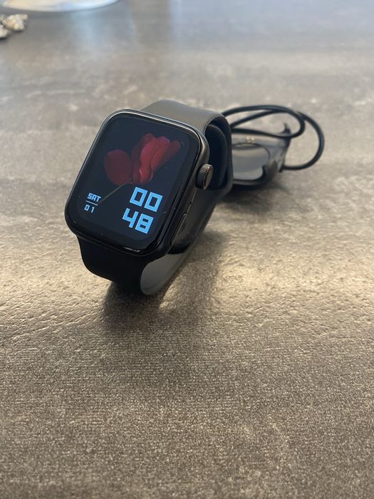 Smart watch / Смарт часовник