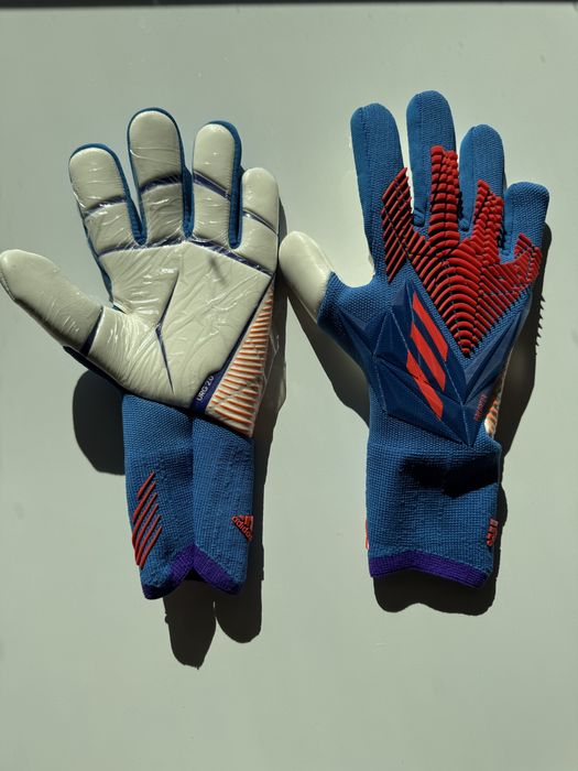 Вратарские перчатки Adidas Predator Pro