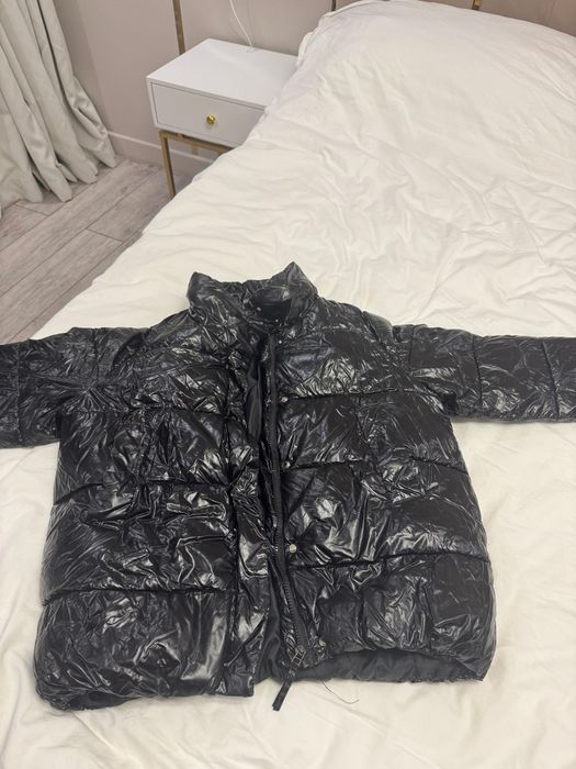 Продам пуховики куртки плащи