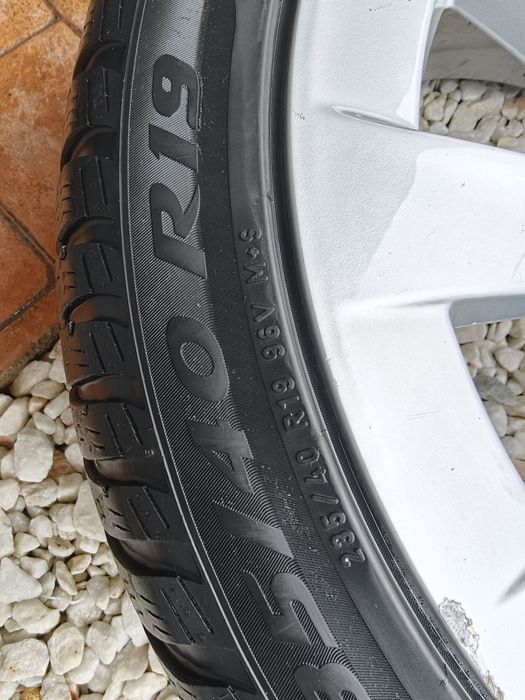 2 Roți / Jante 19" Tesla Model 3 + Anvelope Iarnă Pirelli + Senzori