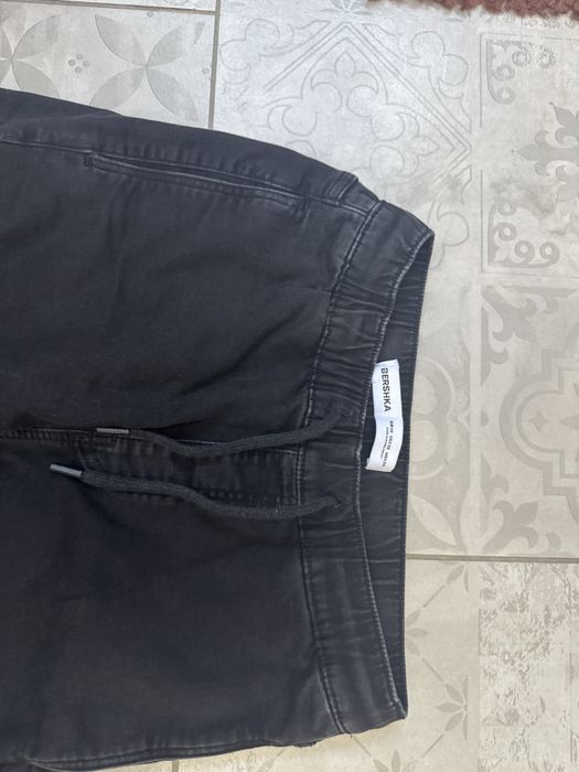 Мъжки дънки Cropp и Bershka